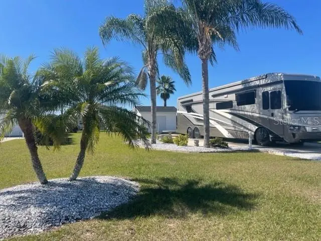 1064 Caravan Loop, FL
