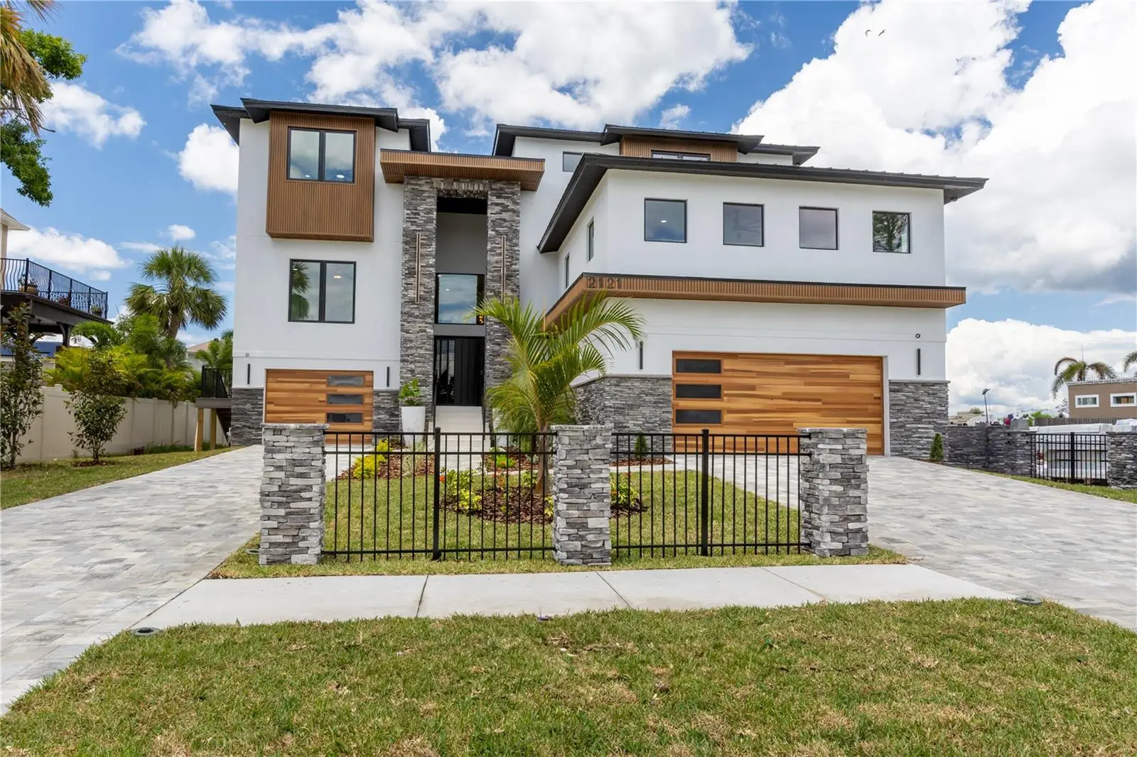 2121 Bayou Grande Boulevard, FL