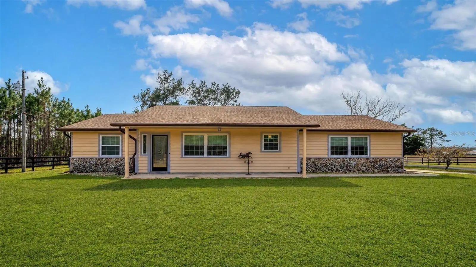 1327 State Road 40, FL