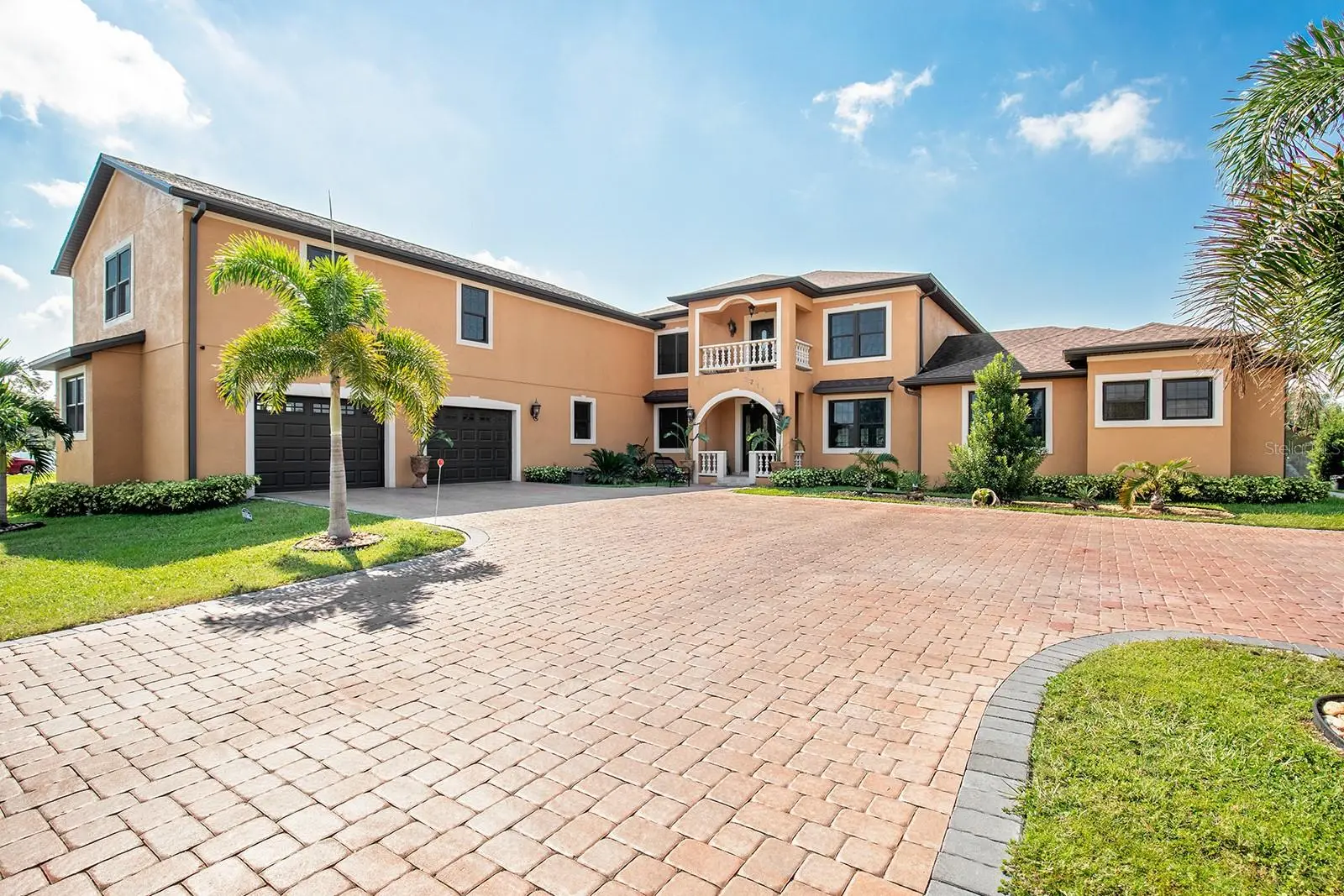 3211 Lakeshore Boulevard, FL