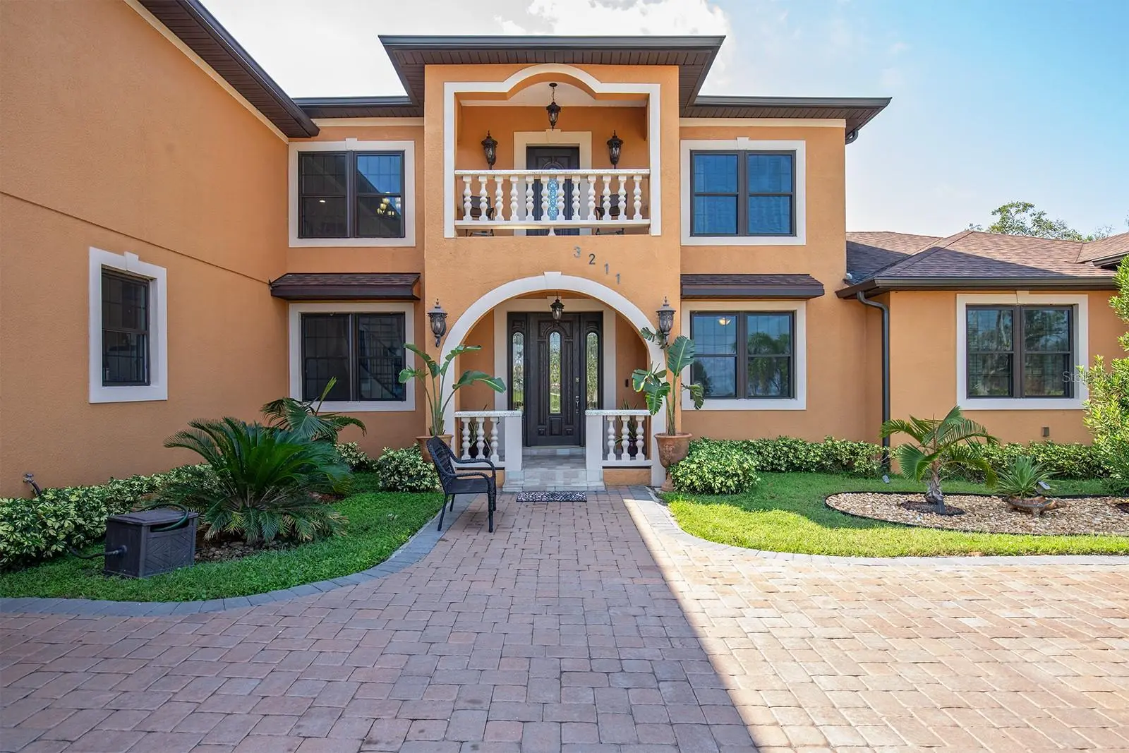 3211 Lakeshore Boulevard, FL