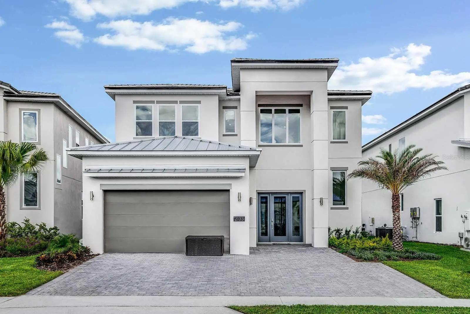 2133 Pine Oak Loop, FL