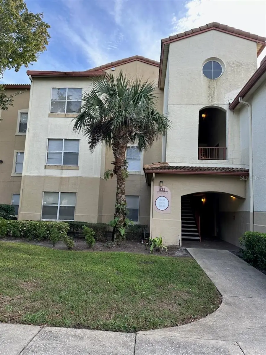 827 Camargo Way, FL