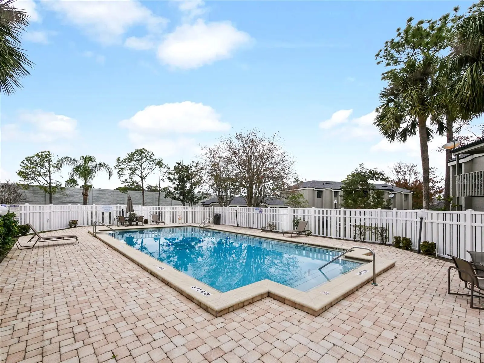 127 Springwood Circle, FL