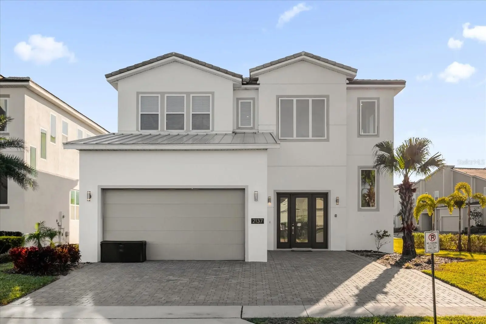 2137 Pine Oak Loop, FL