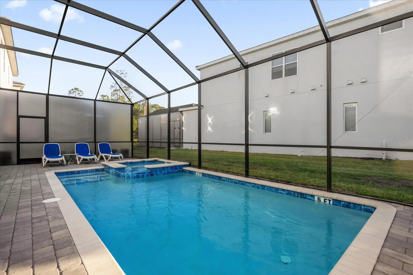 2137 Pine Oak Loop, FL