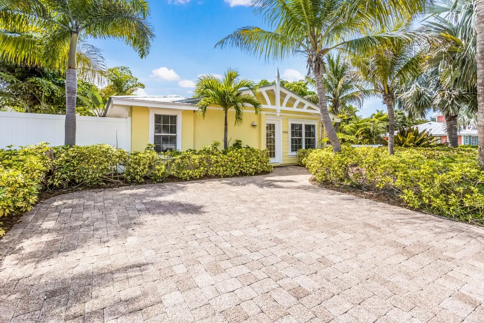 6606 Holmes Boulevard, FL