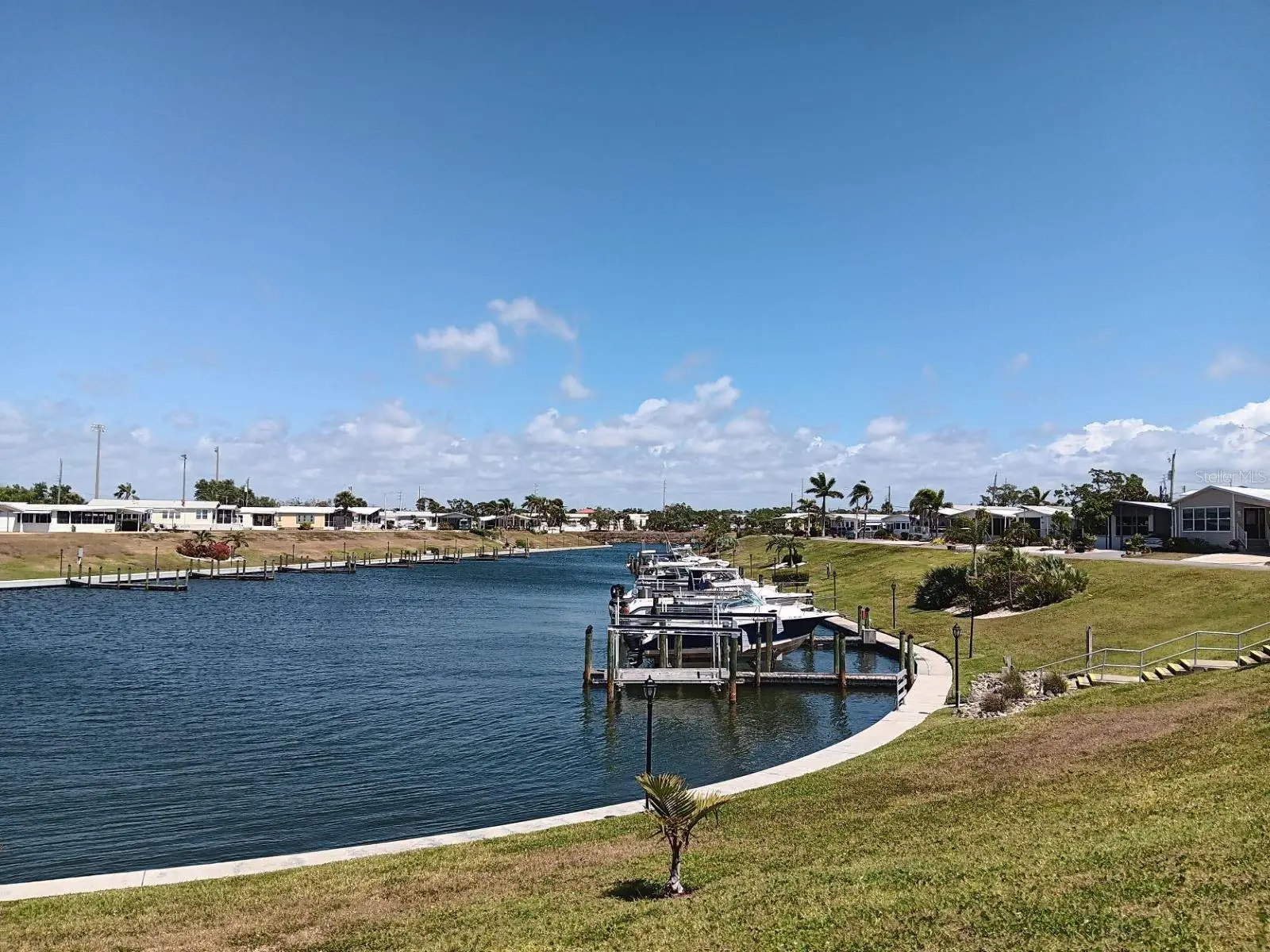 825 Carefree, FL