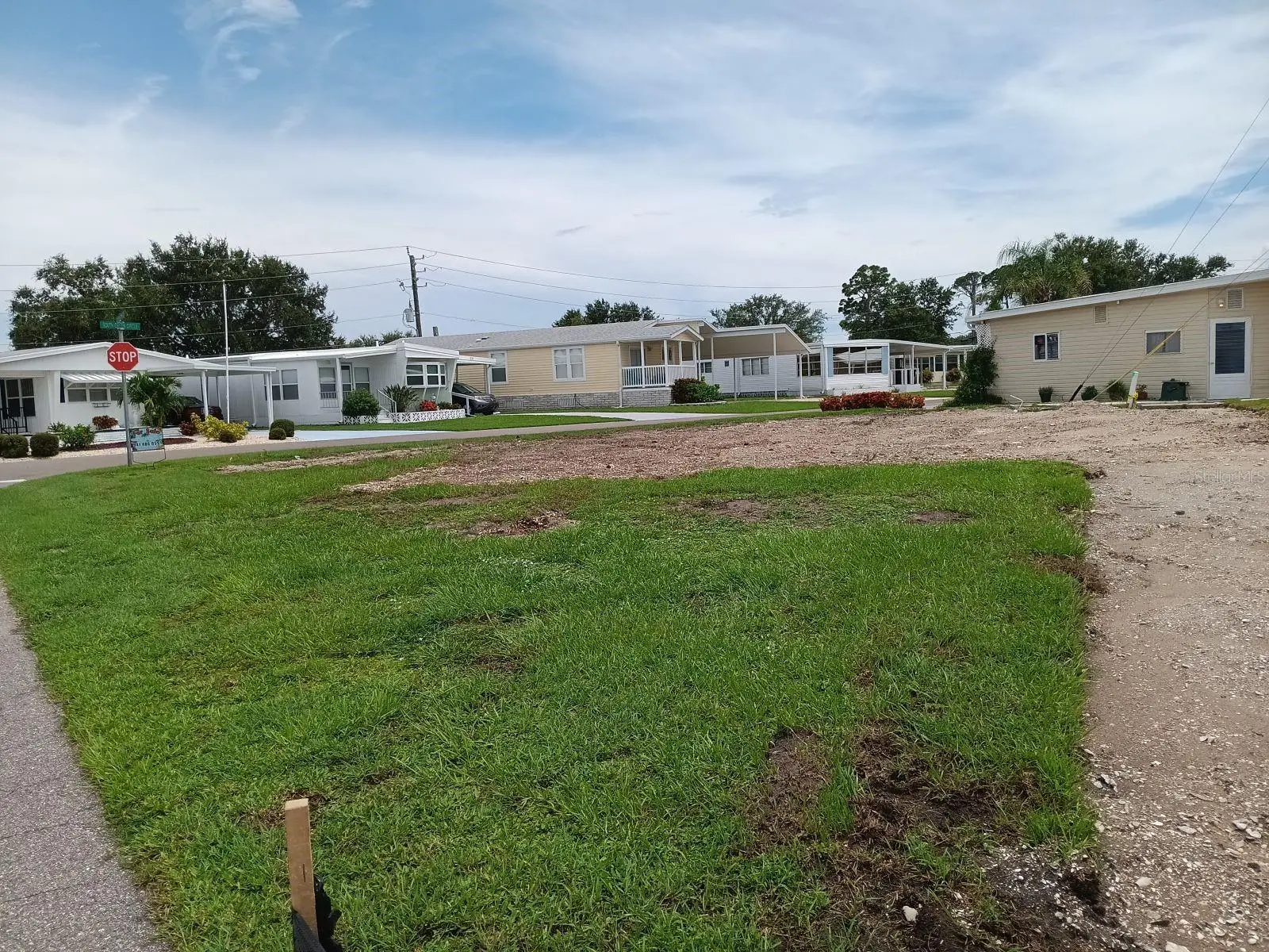 825 Carefree, FL