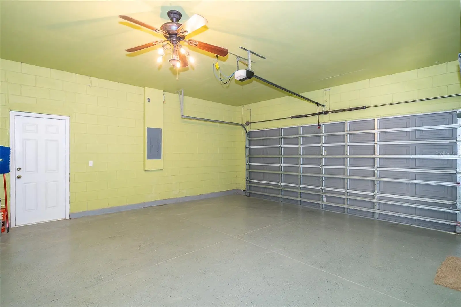 1113 Pine Ridge Drive, FL