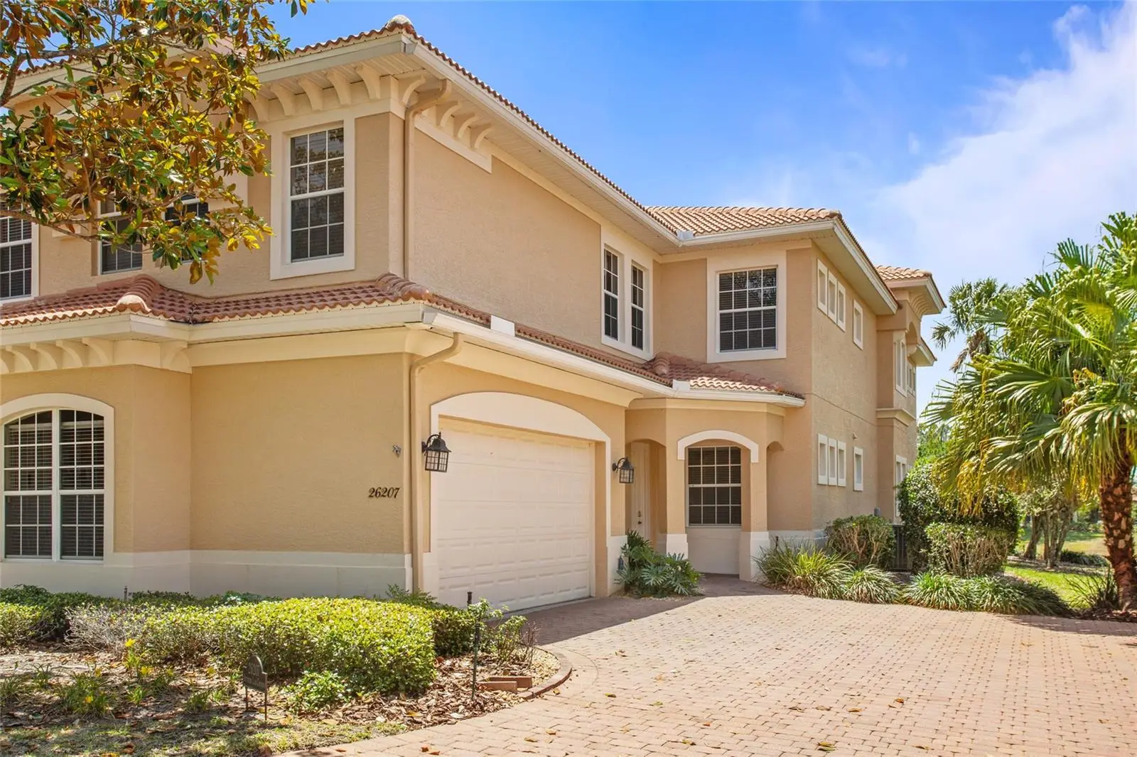 26207 Avenida Las Colinas, FL