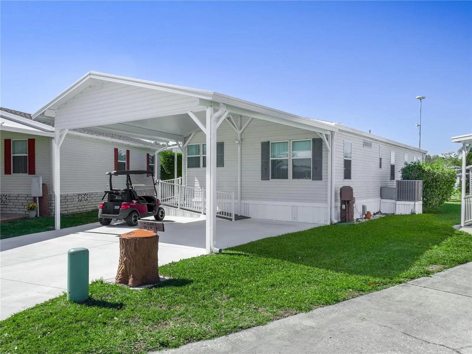 43 Red Quill Circle, FL