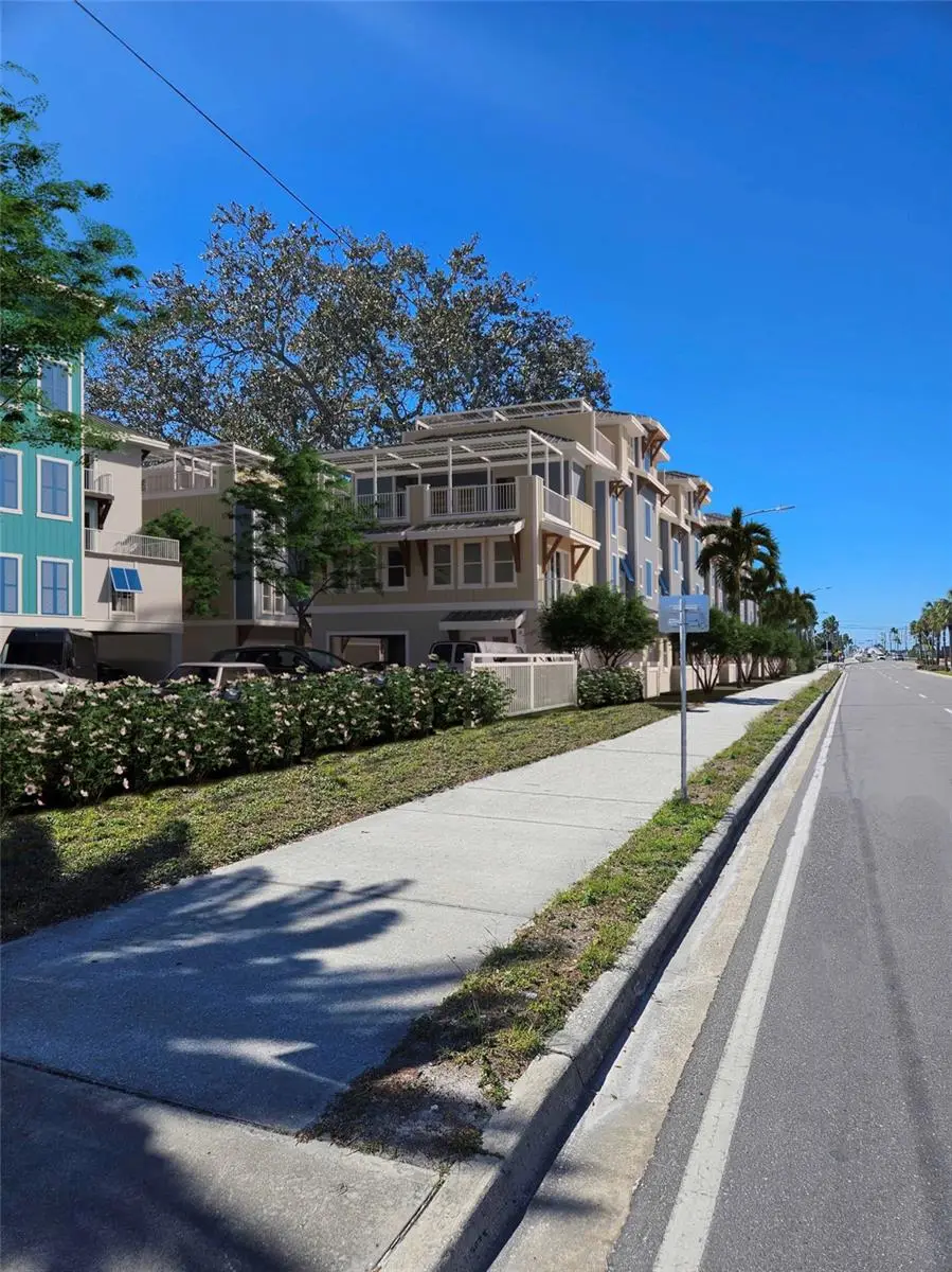 20 Outlook Way, FL