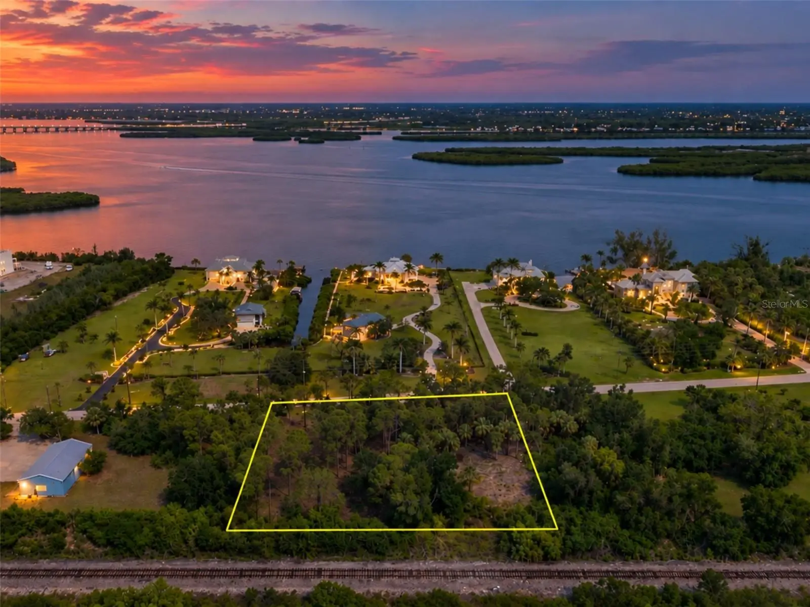 4685 Riverside Drive, FL
