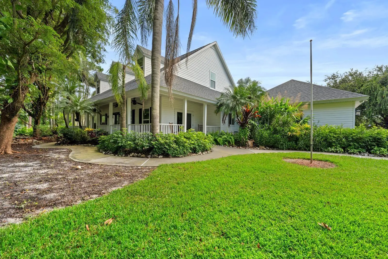 6915 215th Street, FL