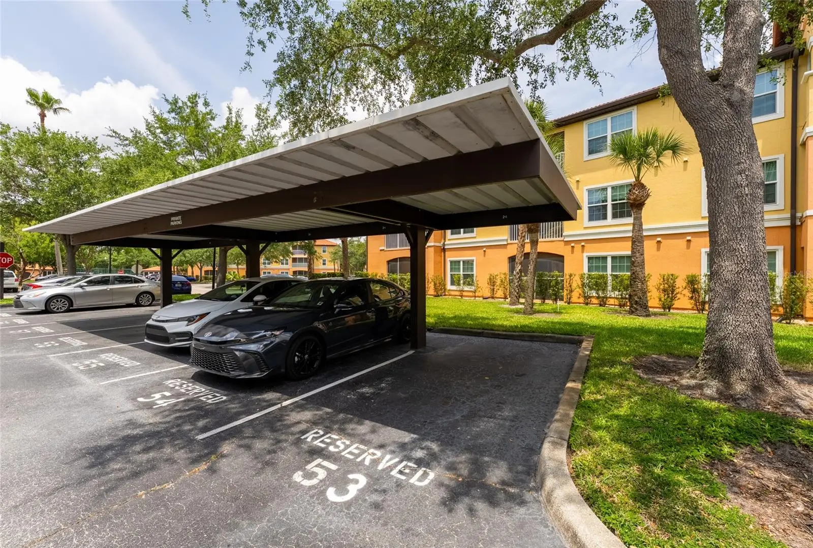 5447 Vineland Road, FL