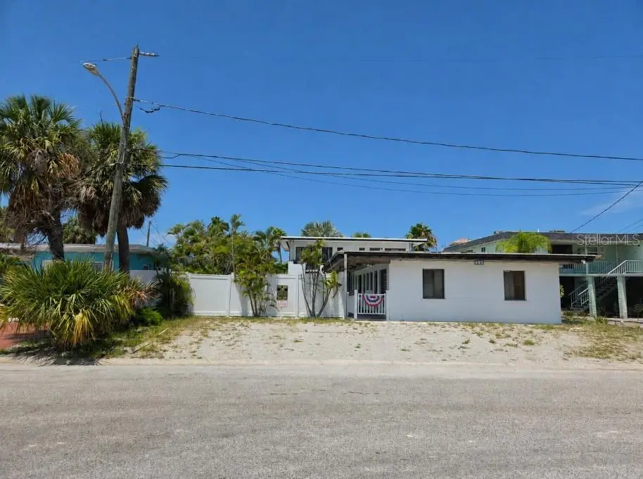 580 Bay Esplanade, FL