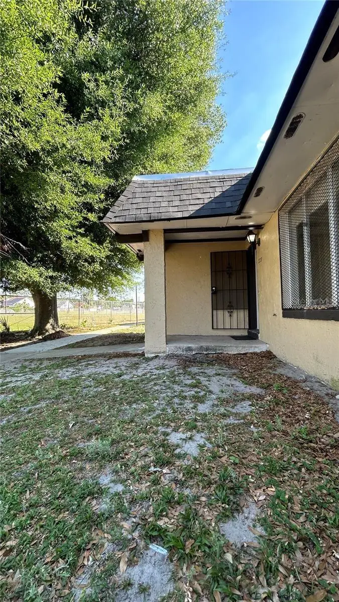 2235 Silver Pines Place, FL