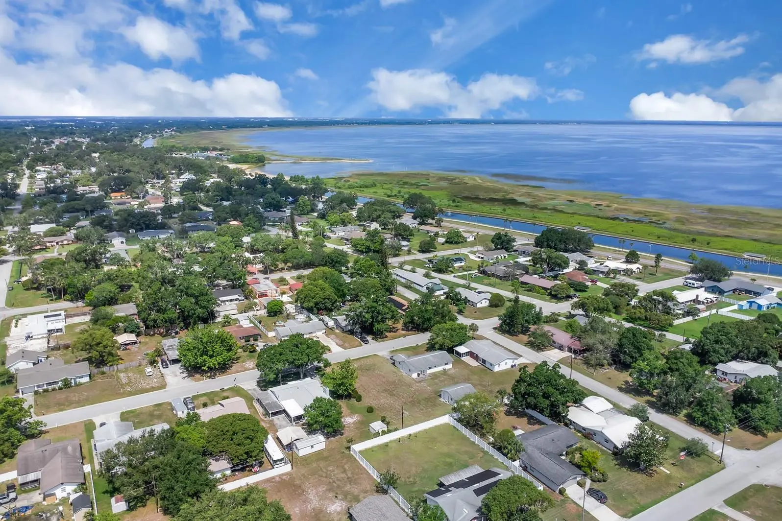 Delaware Avenue, FL