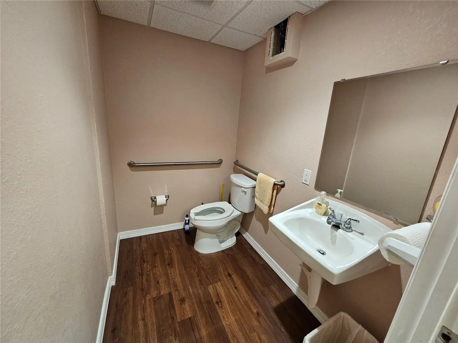 737 Central Avenue, FL