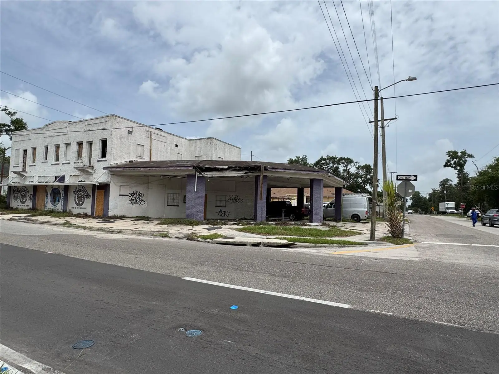 2804 Columbus Drive, FL