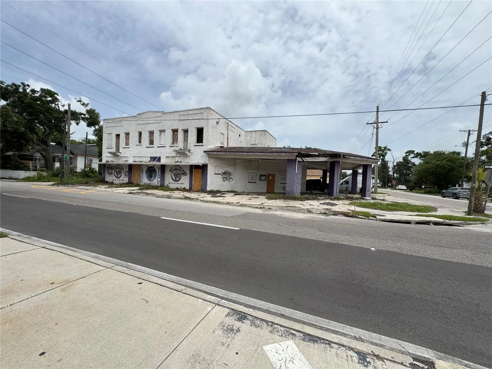 2804 Columbus Drive, FL