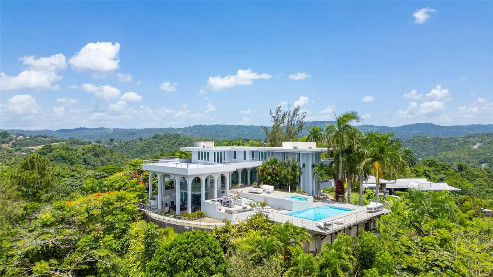 7 La Roca Street Beverly Hills, PR