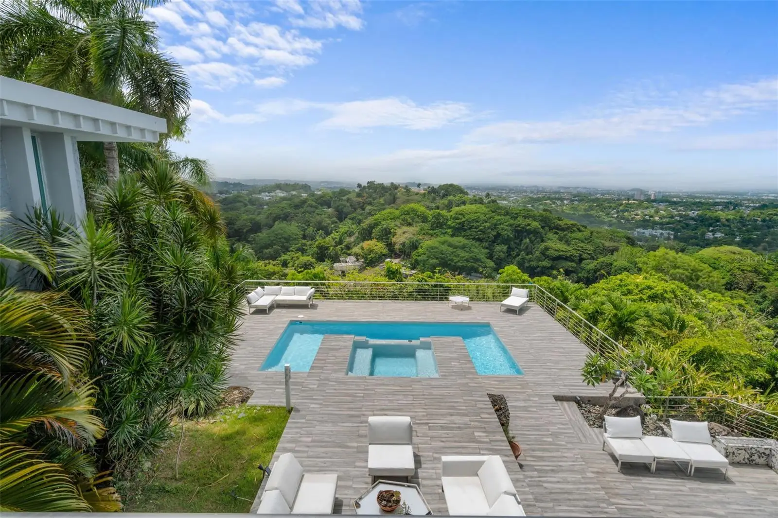 7 La Roca Street Beverly Hills, PR