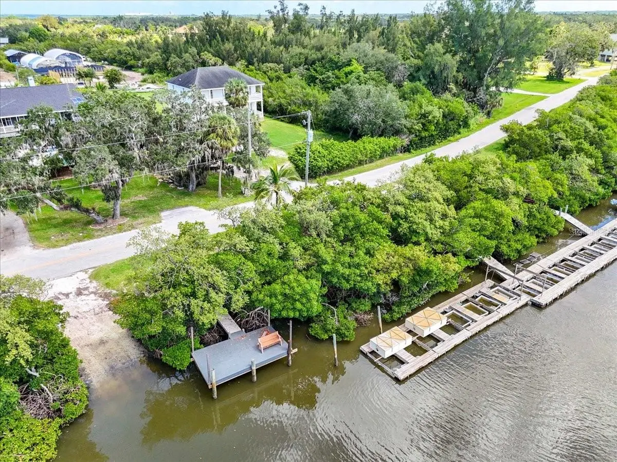 107 Tillett Place, FL