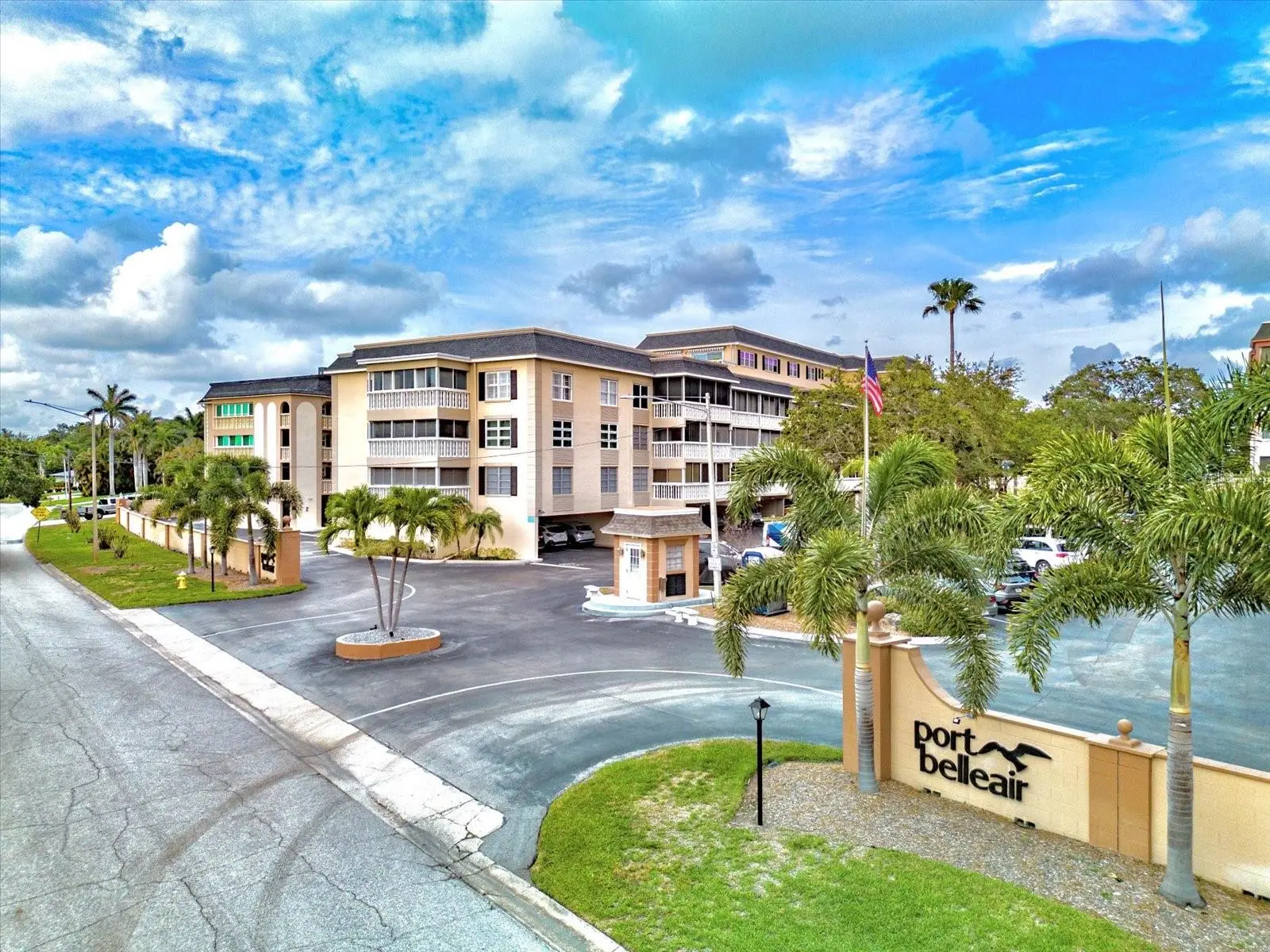 139 Bluff View Drive, FL