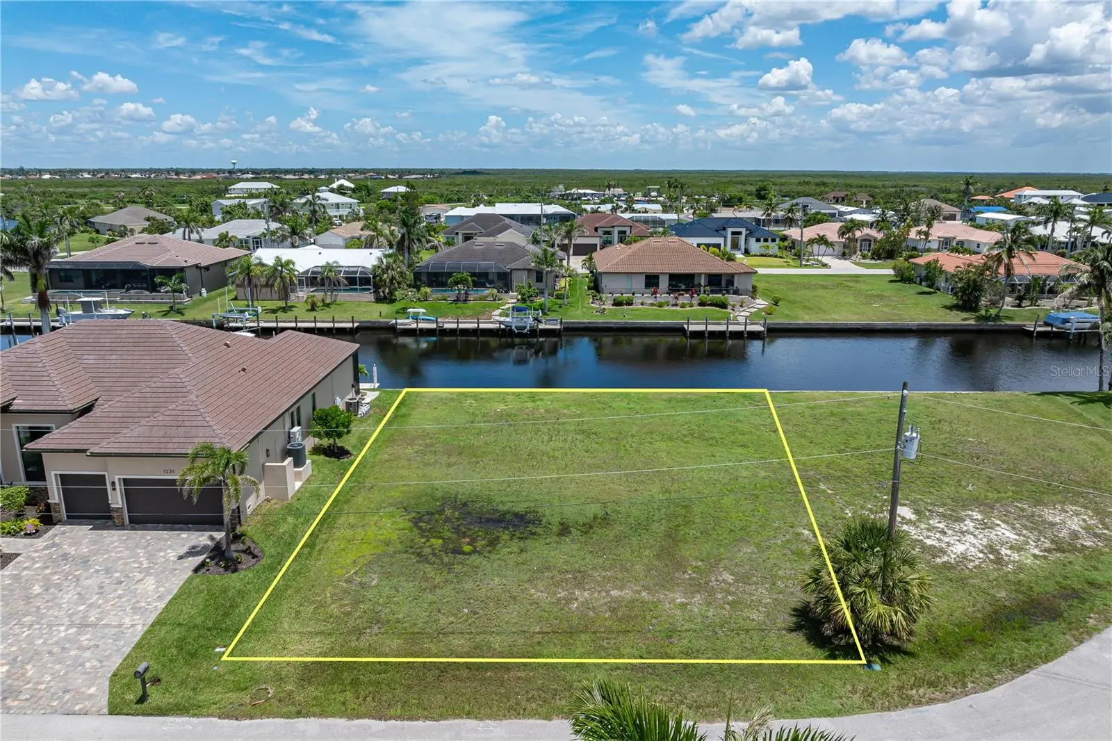 1237 Whippoorwill Court, FL