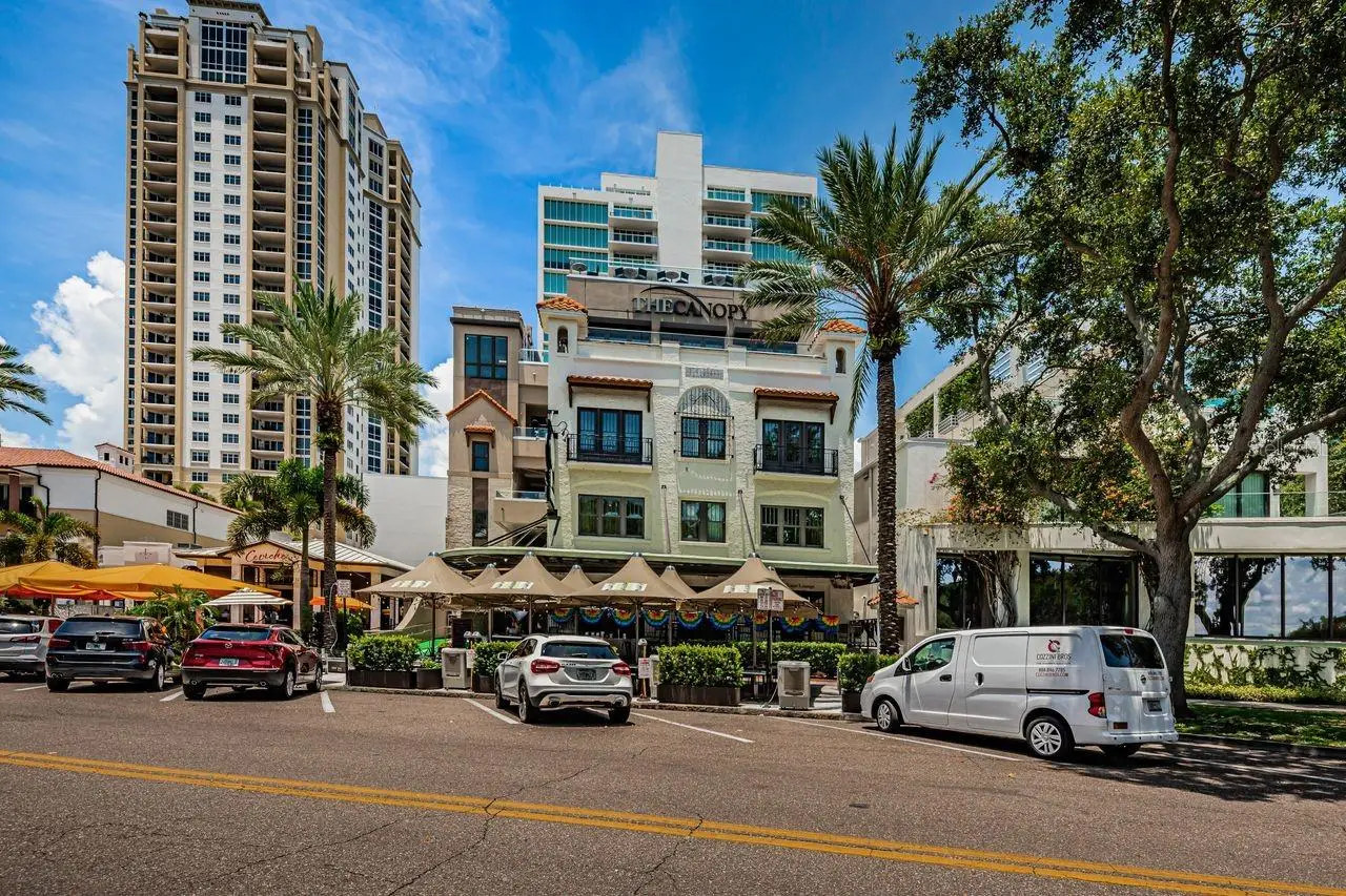 600 3rd Avenue, FL