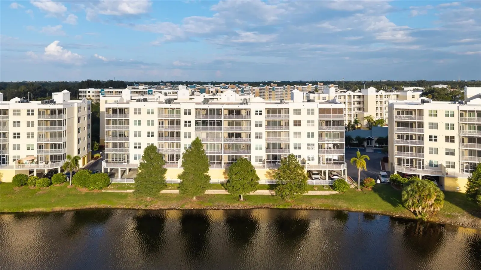 1200 Country Club Drive, FL