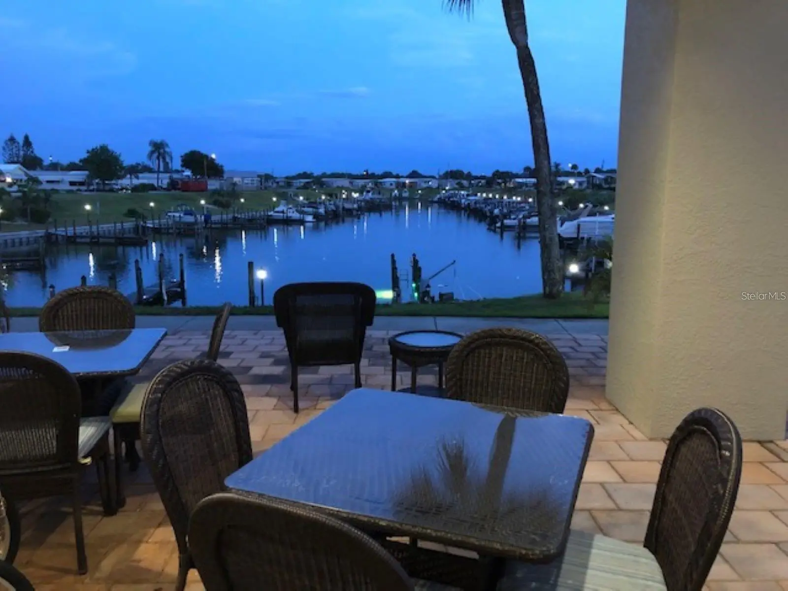 816 Turf, FL