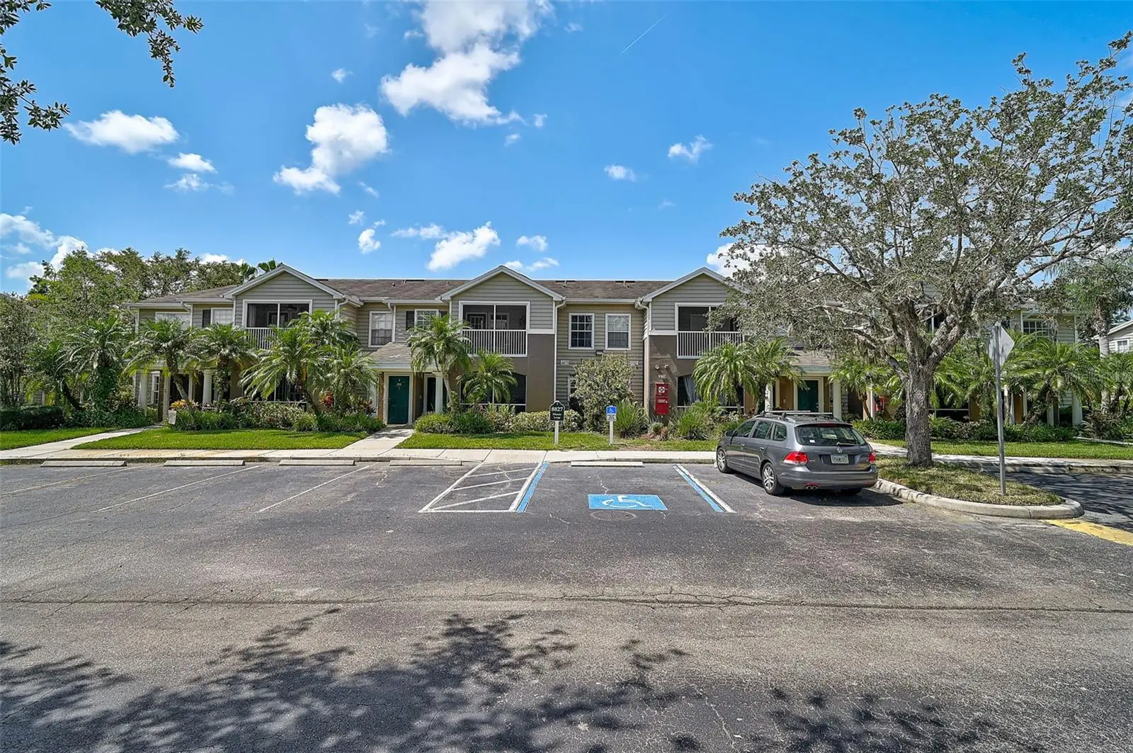 8827 Manor Loop, FL