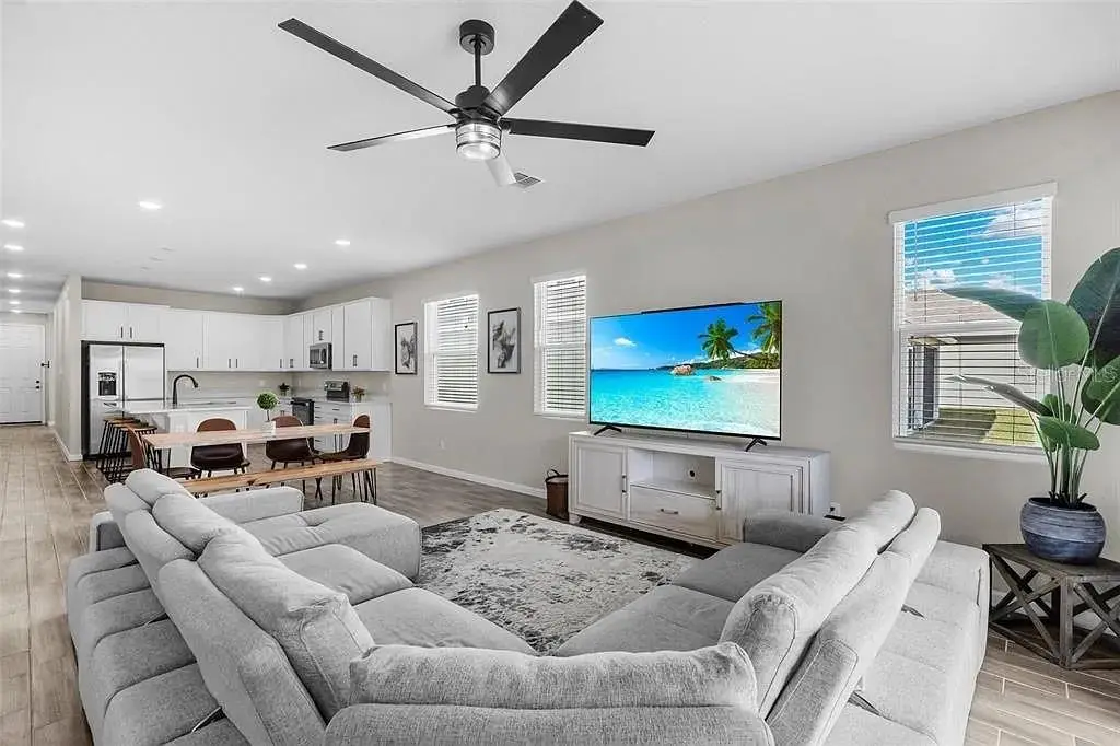10157 Spring Lake Drive, FL
