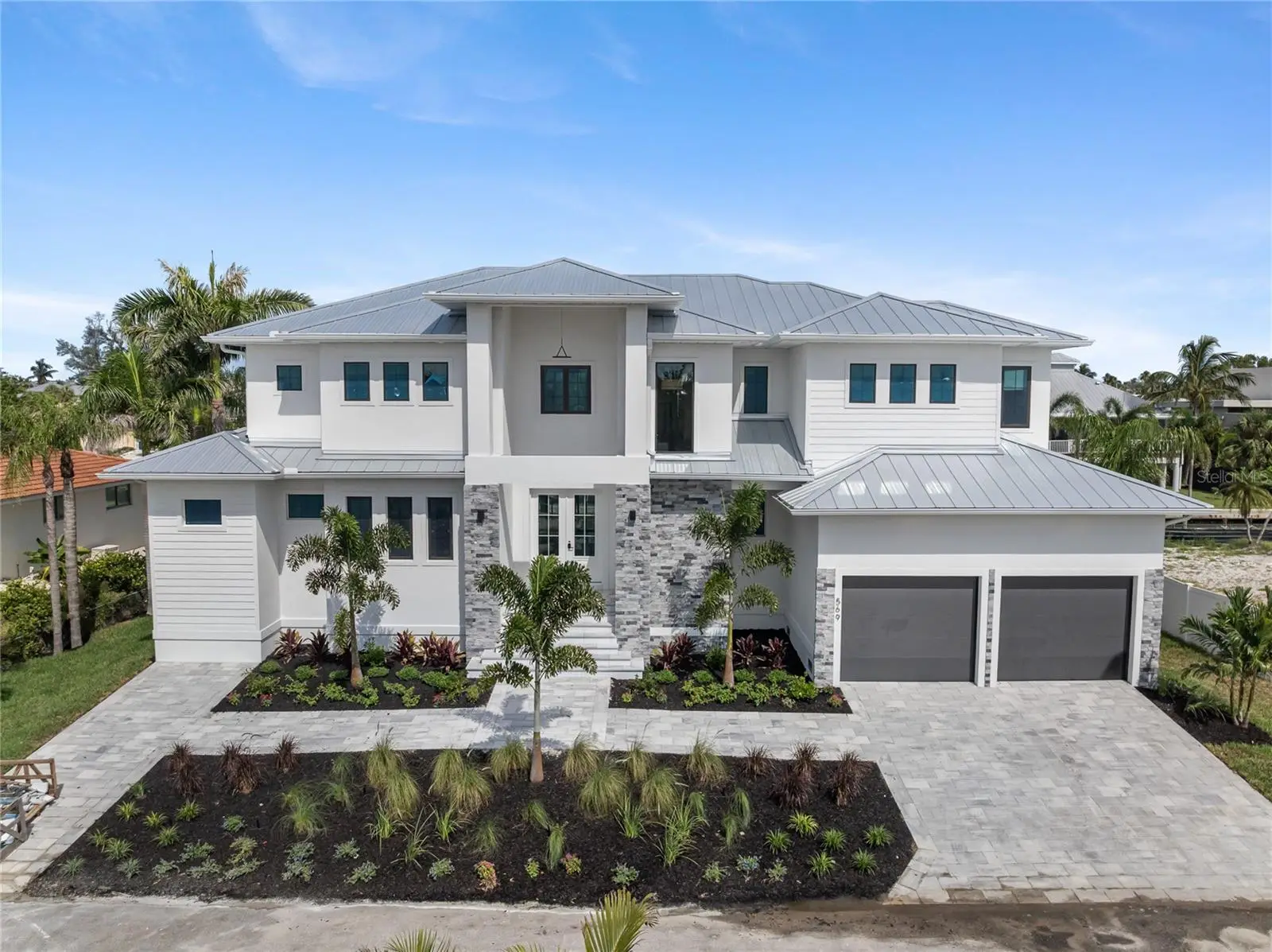 569 Bayview Drive, FL