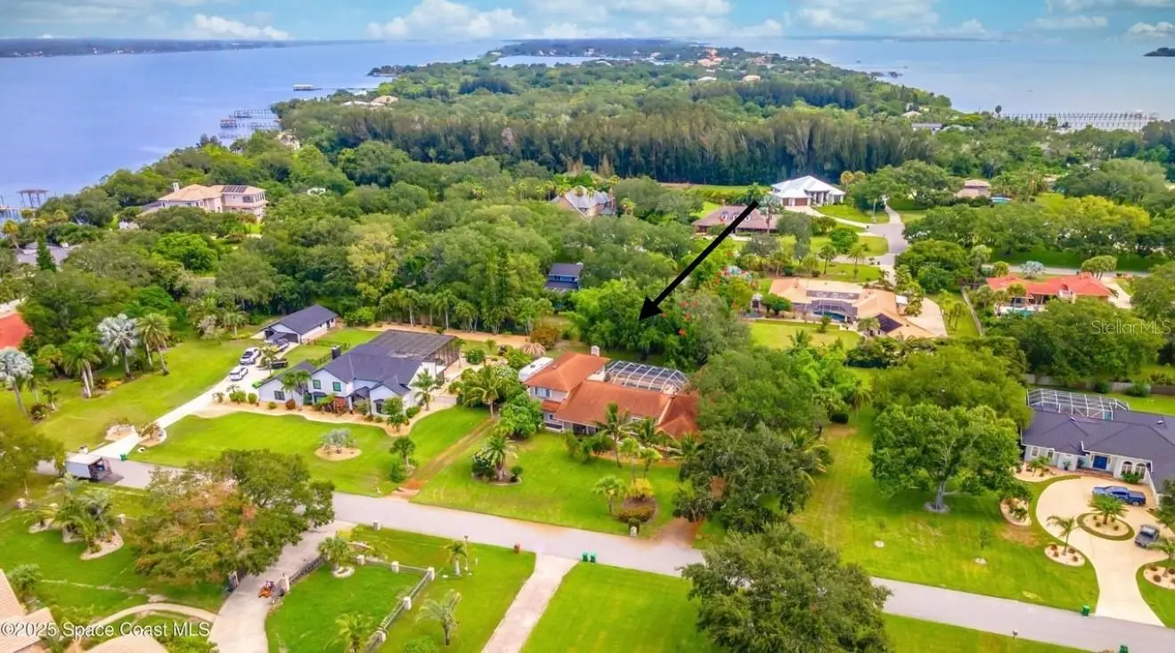 150 Utopia Circle, FL