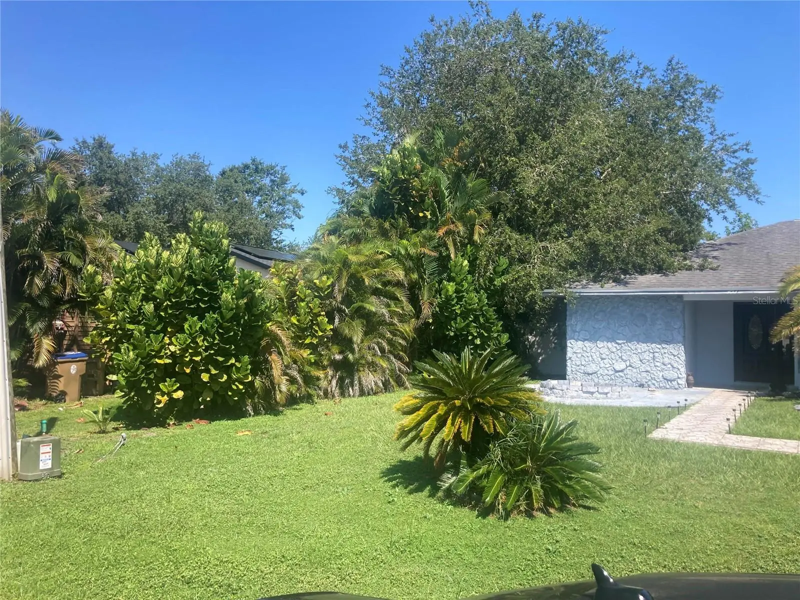 303 Cocoa Court, FL