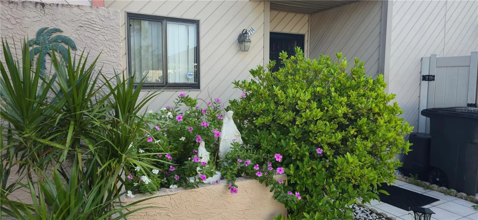 2214 Oak Wind Drive, FL