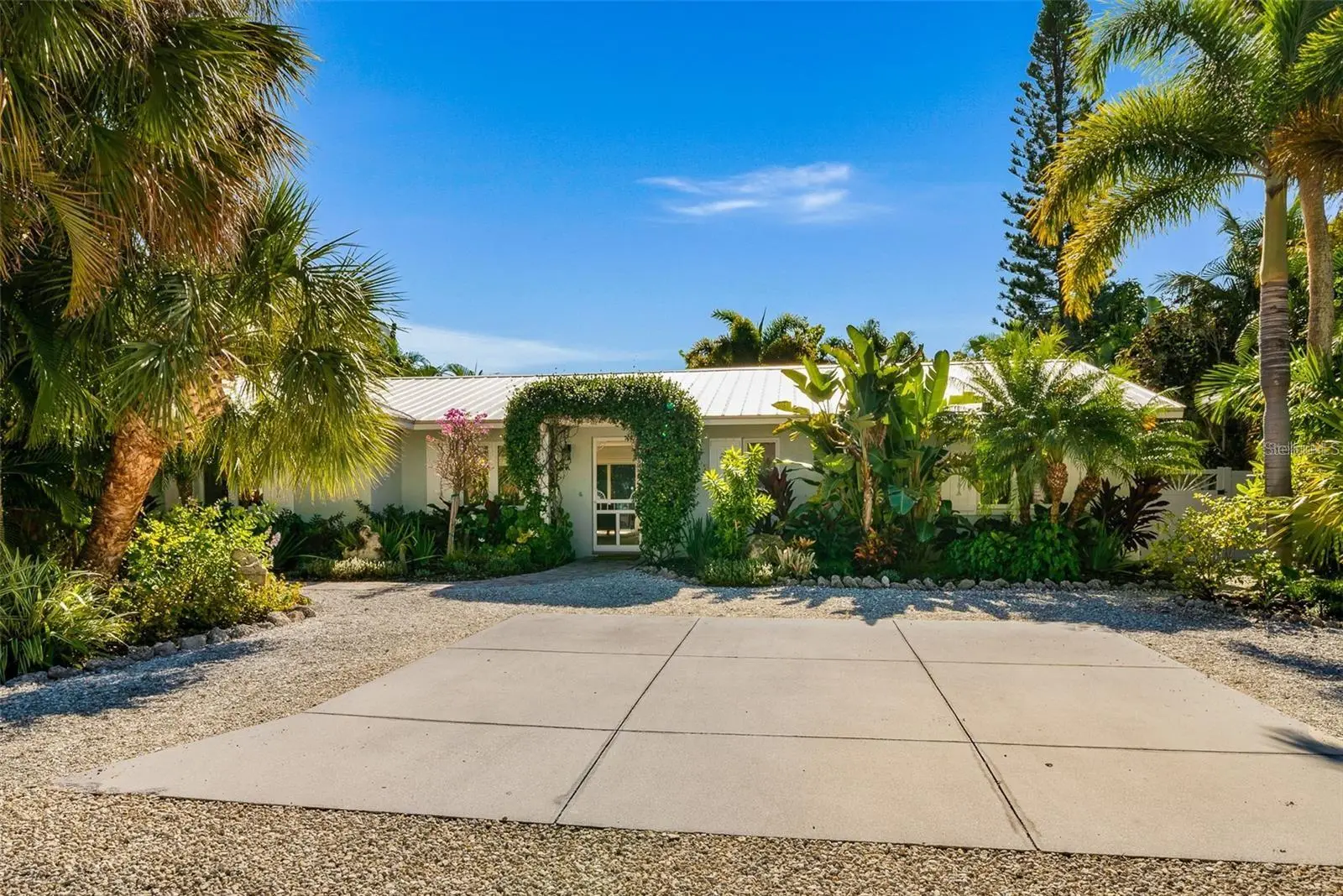 207 Peacock Lane, FL