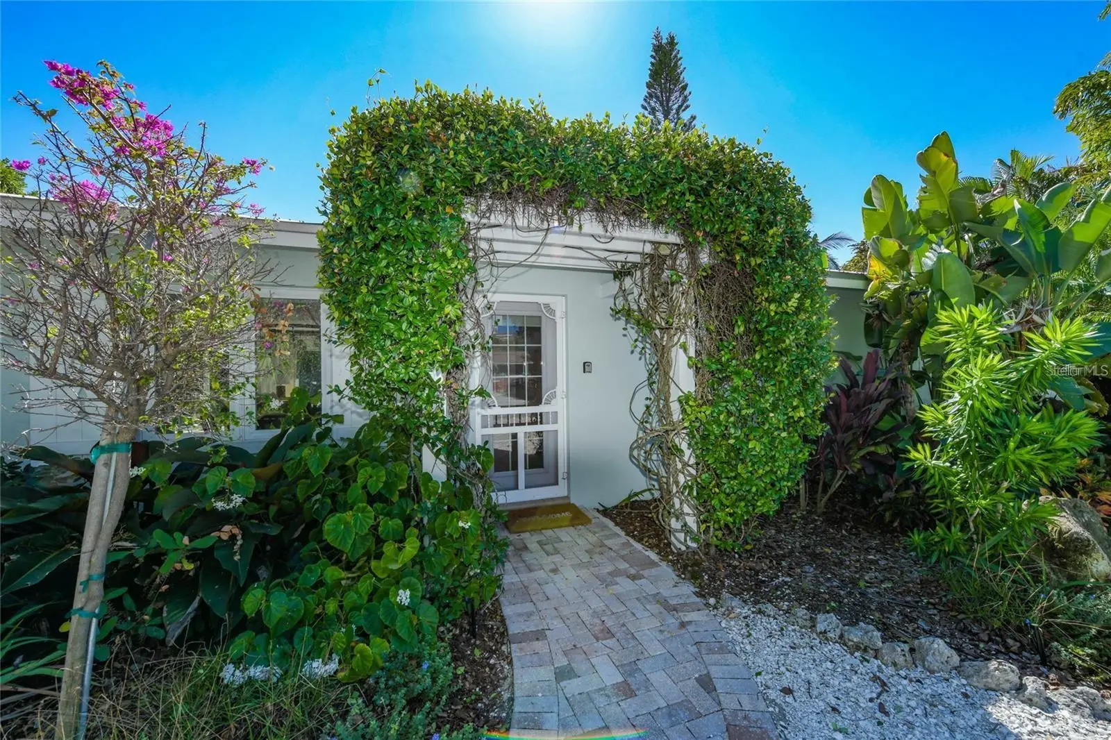 207 Peacock Lane, FL