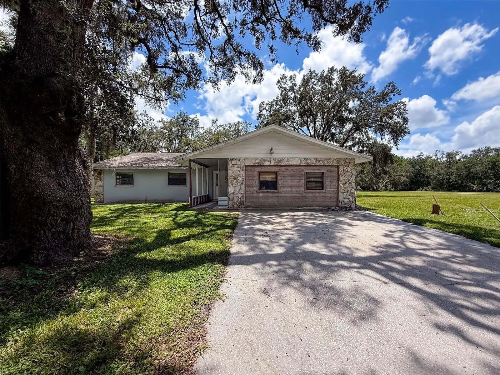 15438/15440 Azra Dr, FL