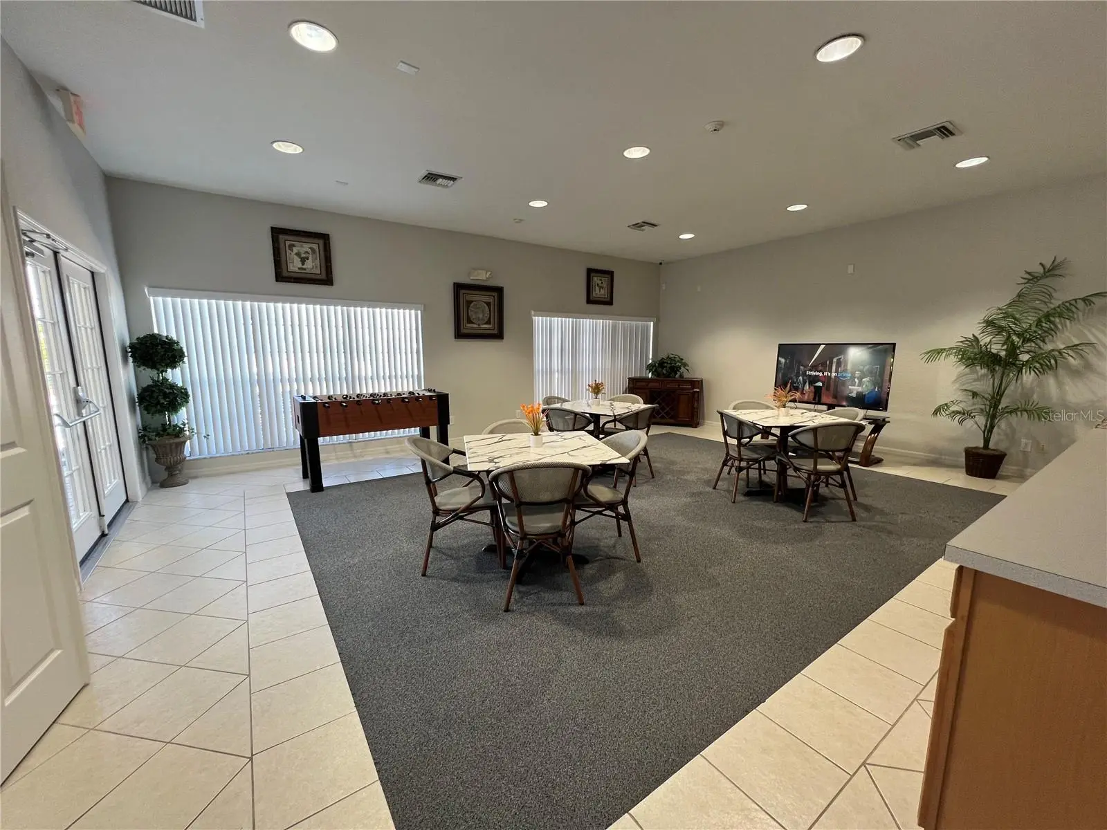 102 Sandy Point Way, FL