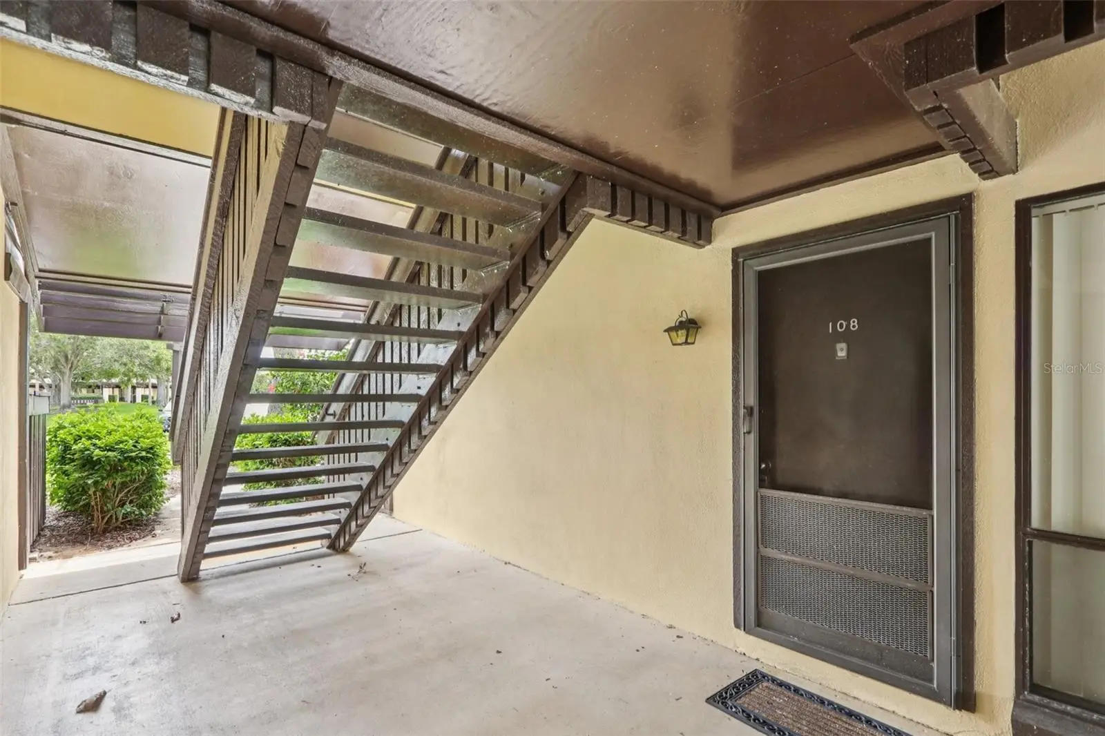46 Club House Drive, FL