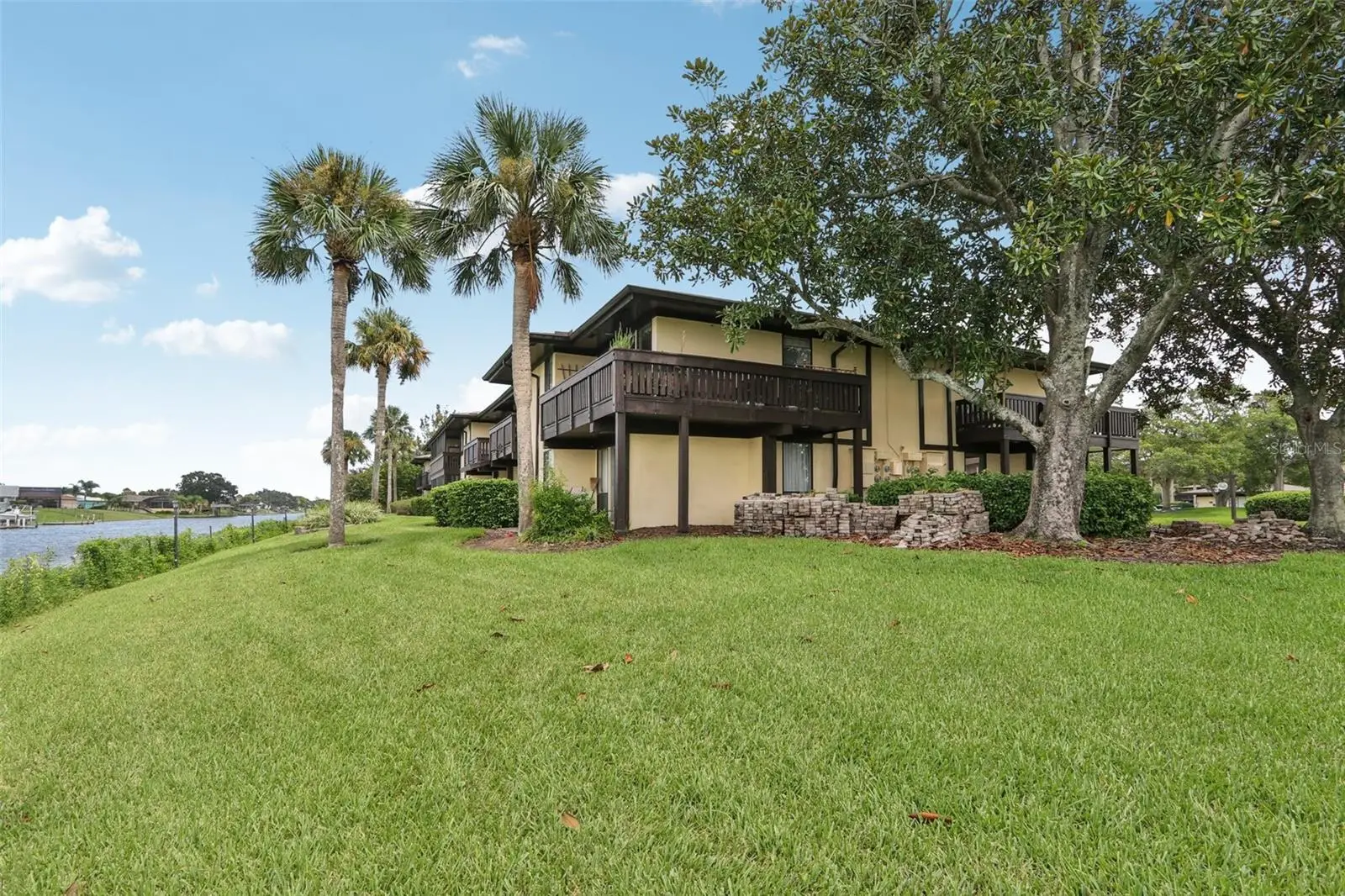 46 Club House Drive, FL