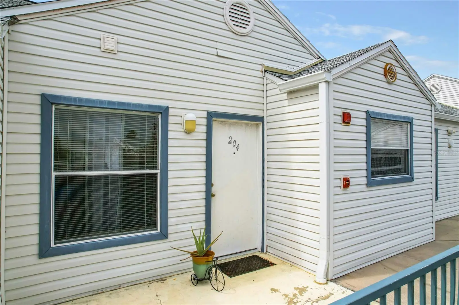 2520 Woodgate Boulevard, FL