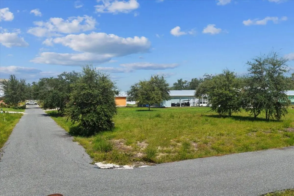 0 869th Loop, FL