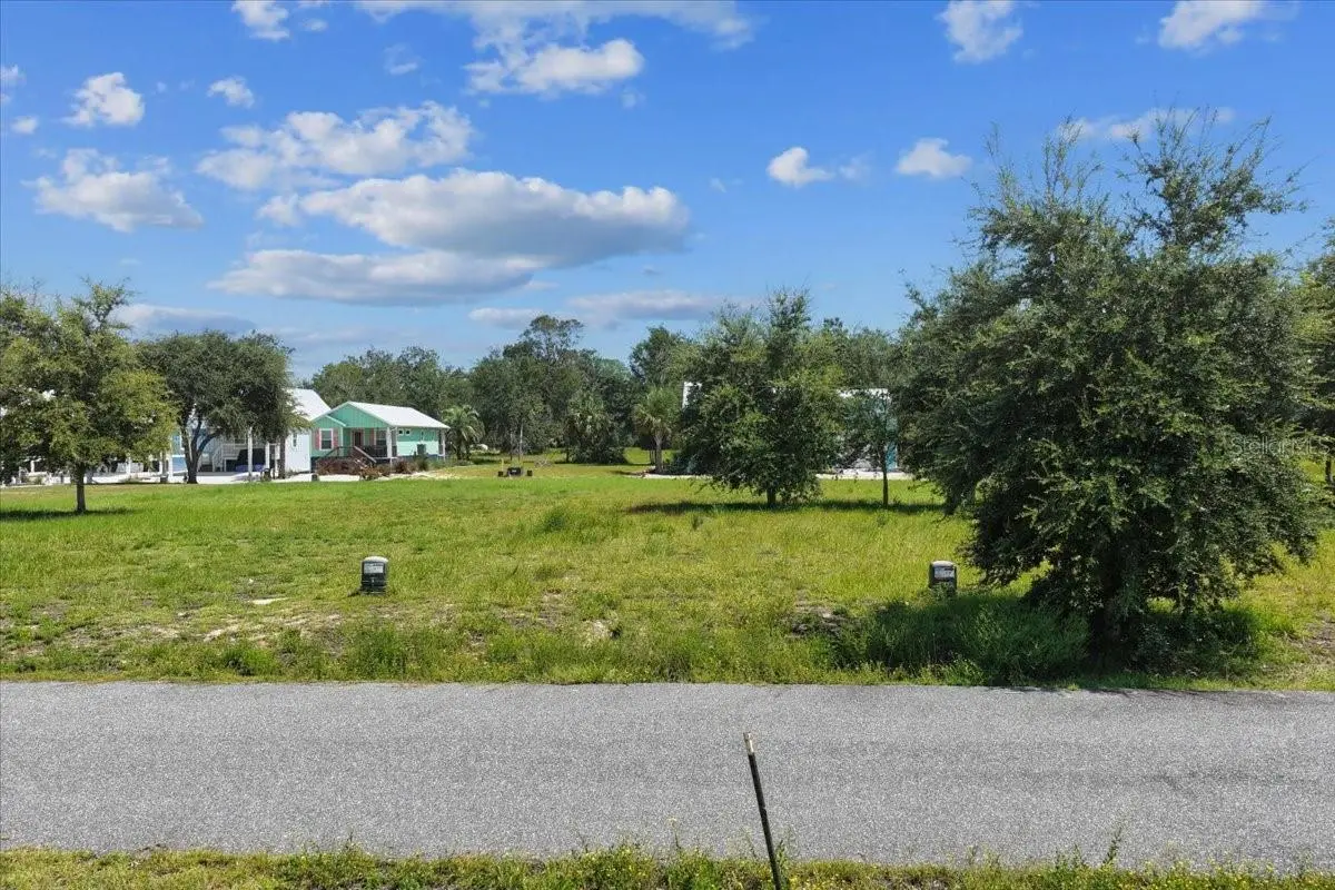000 869th Loop, FL