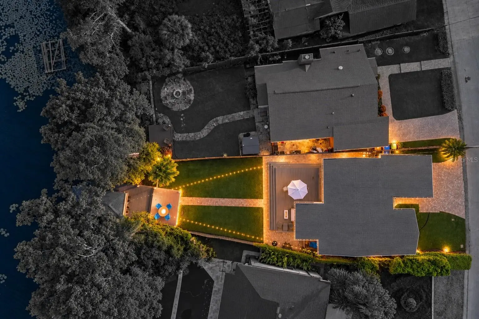 560 Ololu Drive, FL